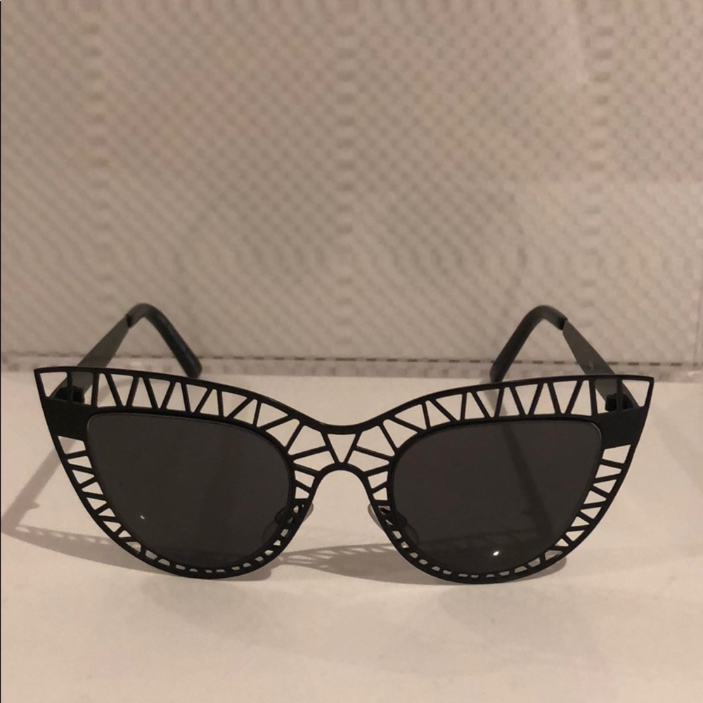 Metal frame sunglasses